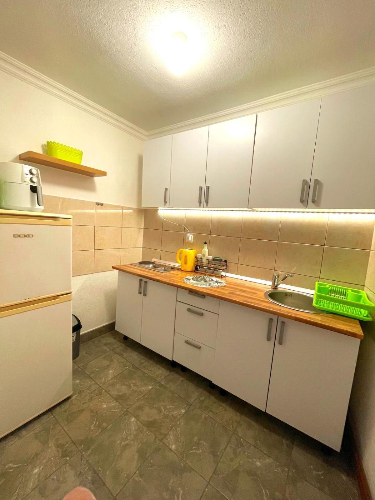 Garden Free Parking Apartment SJJ Room photo