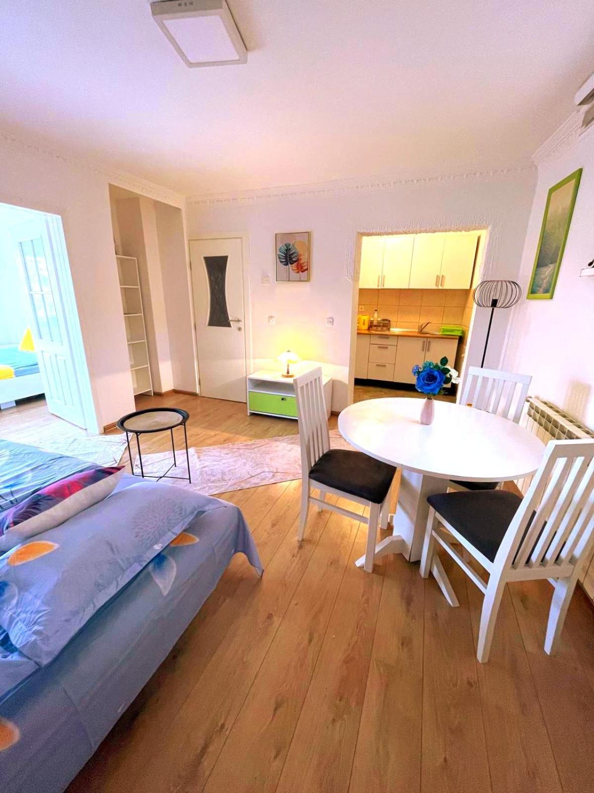 Garden Free Parking Apartment SJJ Room photo
